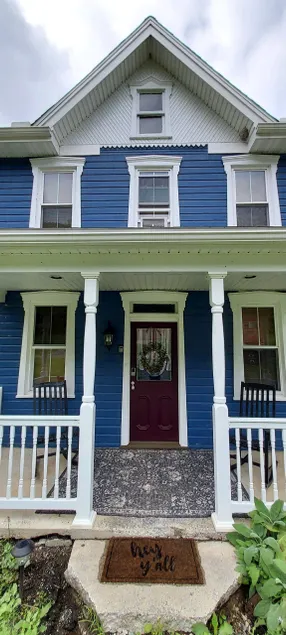 Farm House w/ river access - Image 1