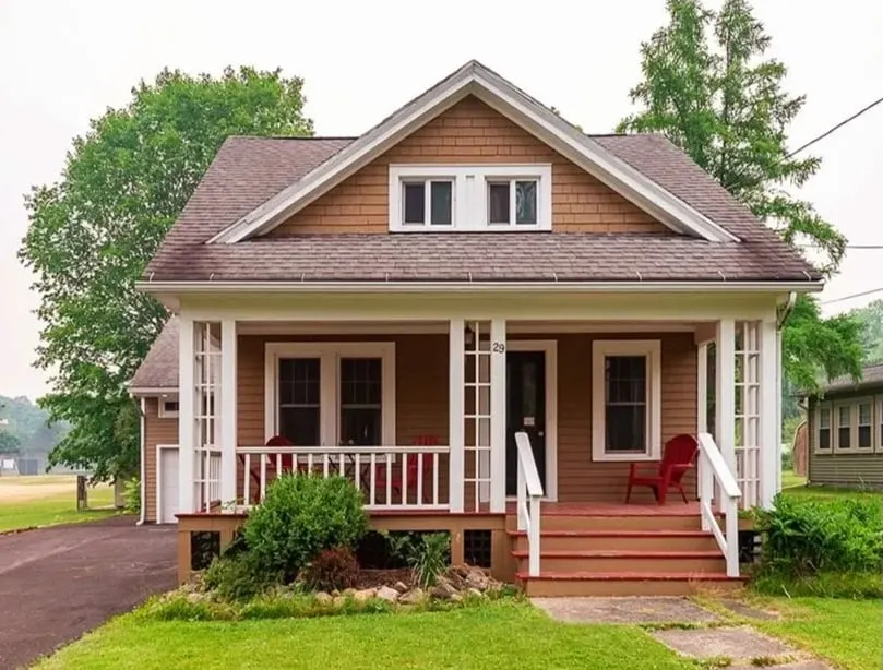 The Parkside House in Geneseo - Image 1