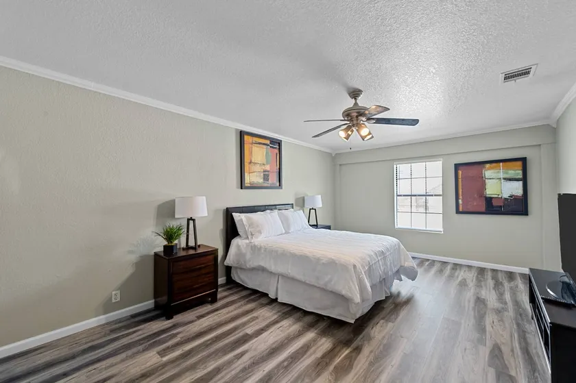 Comfy Spacious 4BR Retreat ~ Fam - Image 1