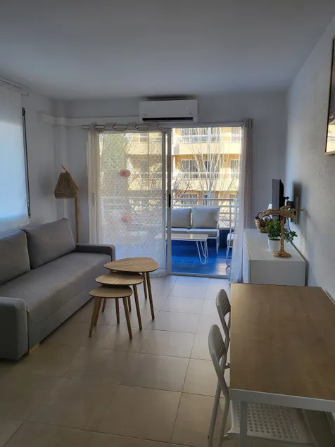 Beautiful apartment with pool - Image 1