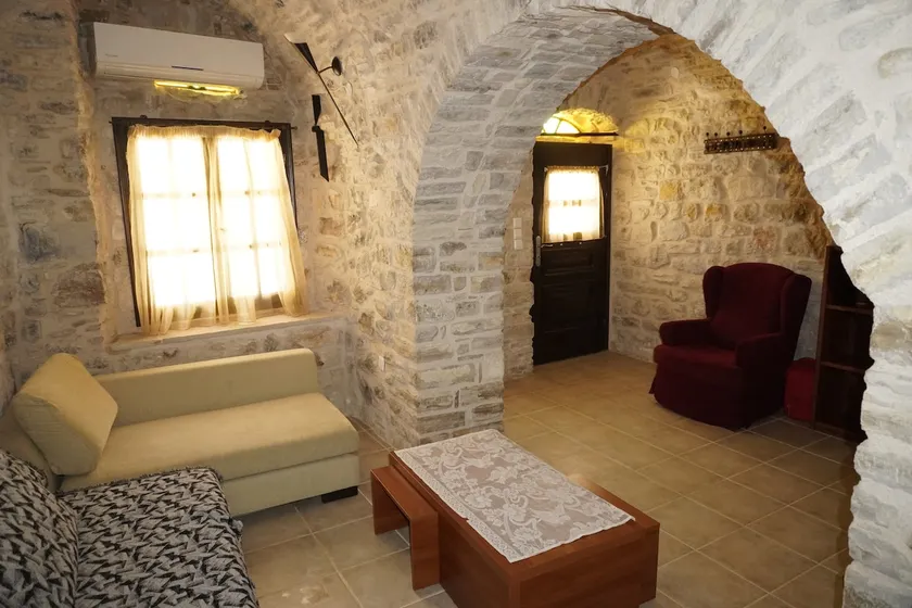 Traditional medieval Holiday House In Kalamoti - Image 1
