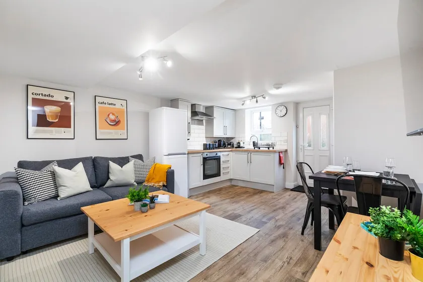 Cosy One Bed Apt in Leeds City - Image 1