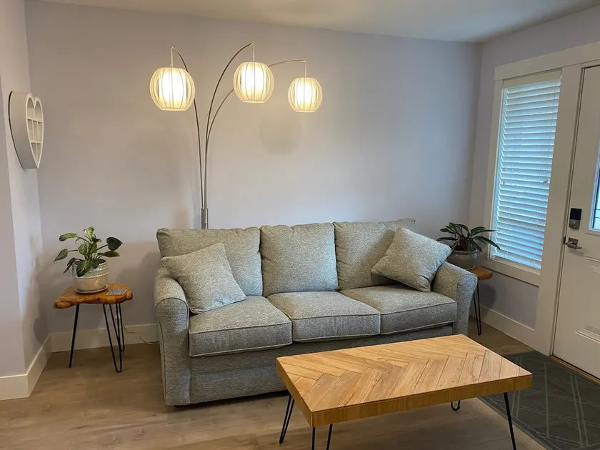 Gorgeous Guest Suite in Nanaimo - Image 1