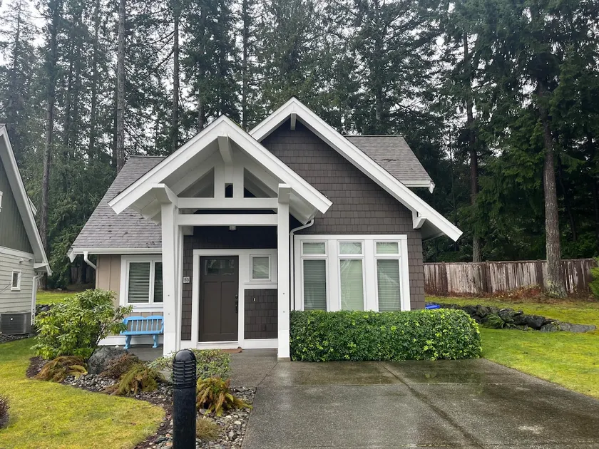 Qualicum Landing Family Cottage - 3bd/2 bath - Image 1