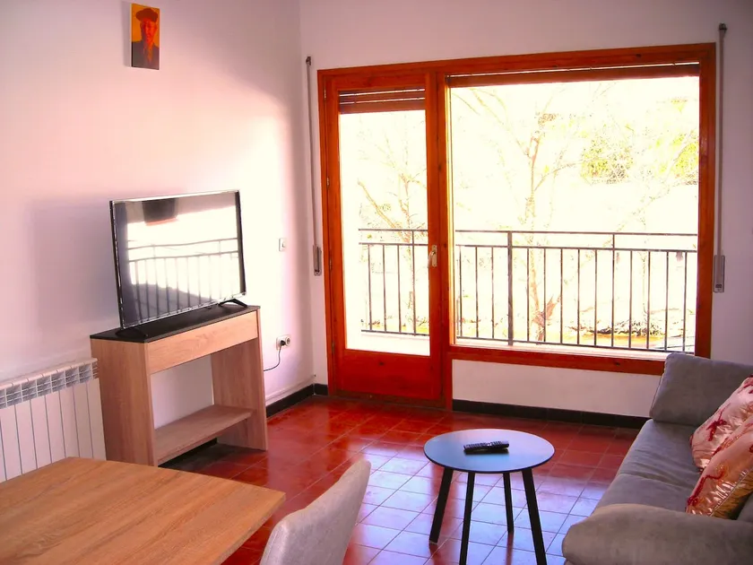Renovated apartment for four people - Image 1