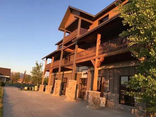 Lakeside Loft - Image 1