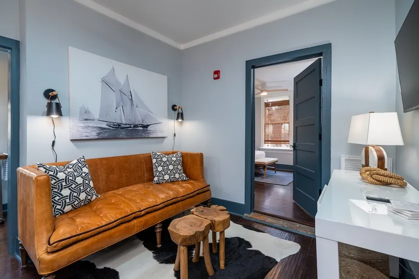 Private Retreat in Vibrant Downtown Charleston - Image 1