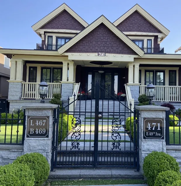 3 Room 5 Beds Suite, close to YVR/Skytrain/Transit - Image 1
