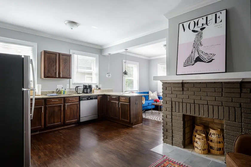 Cozy, walkable to Uptown/South End. FREE parking - Image 1