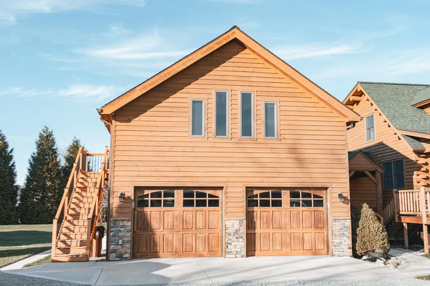 Carriage House Loft Apartment - Image 1