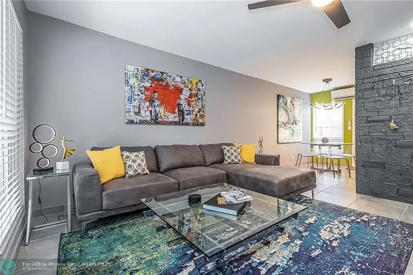 Wilton Manors Modern 2/1 w shared Heated Pool - Image 1