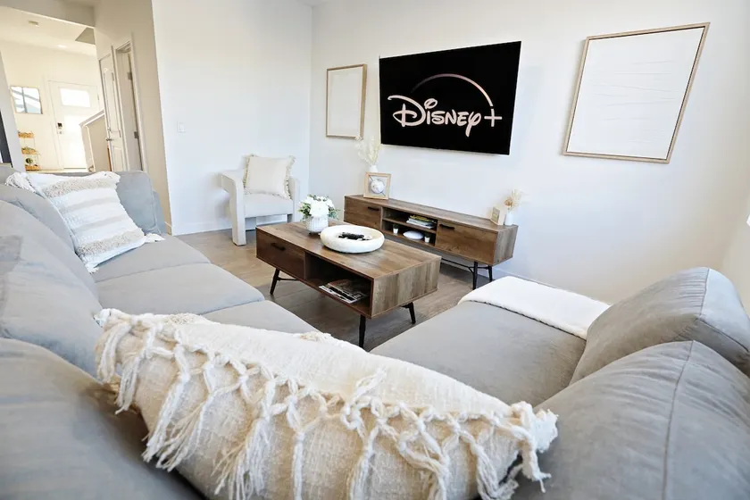 BoHo Retreat with King Beds|A/C|Disney+|Near WEM - Image 1