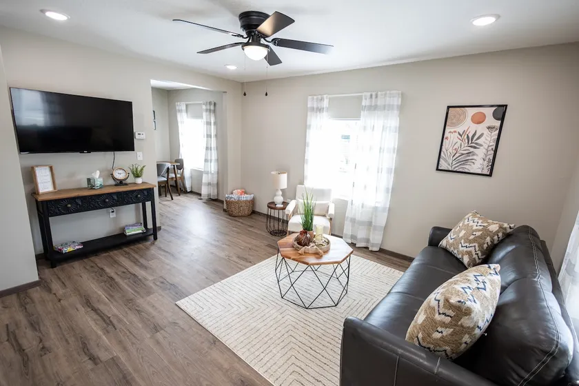 Queen Bed W/ W&D | Located in Downtown Wichita! - Image 1