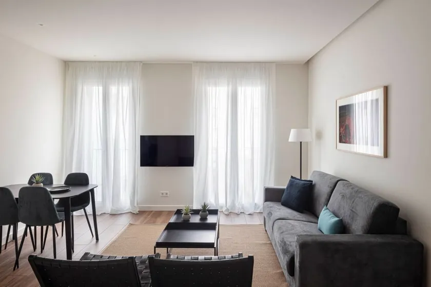 2-bedroom apartment - Image 1
