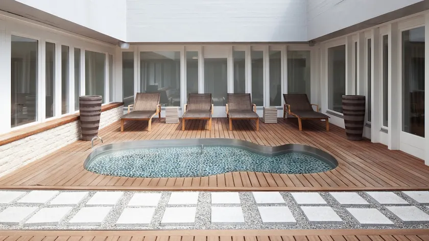 City apartment with gym, sauna and whirlpool - Image 1