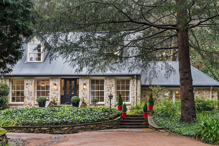 The Croft - Enchanting Bowral stone cottage - Image 1