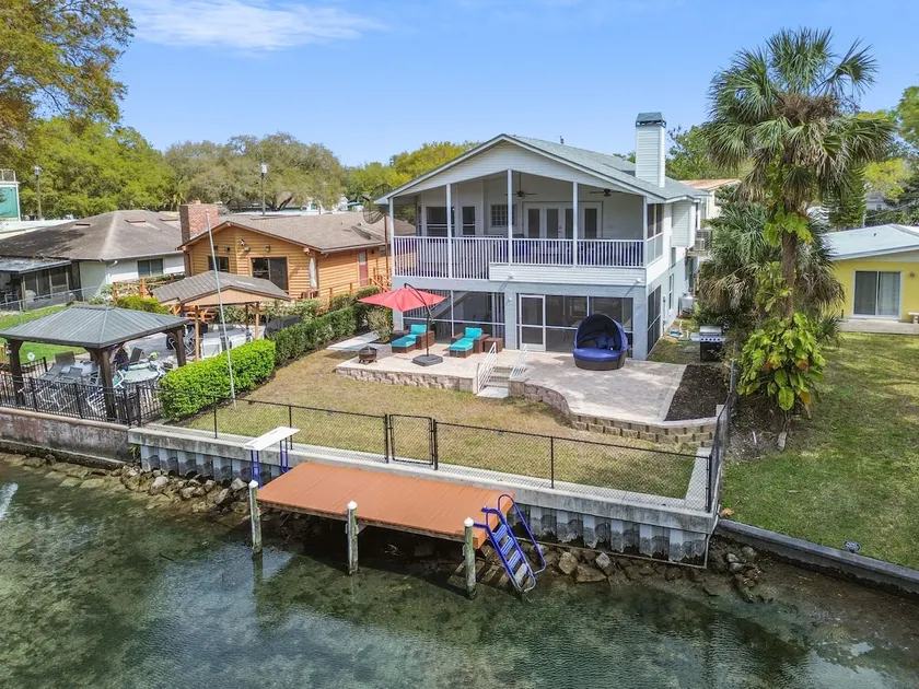 Weeki Wachee Main River Manor - Image 1