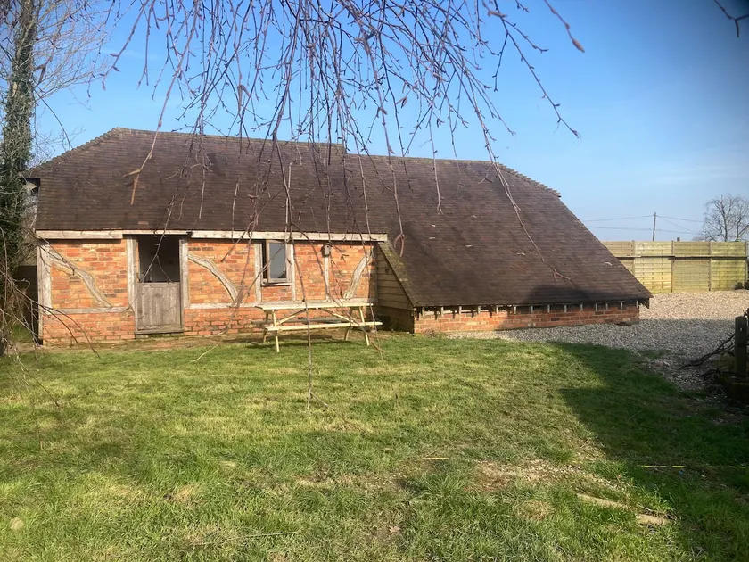 Piglets Lodge - Image 1
