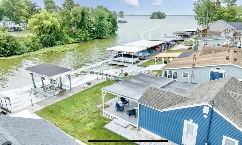 Waterfront Retreat w/King Bed, Boat Docks & Kayaks - Image 1