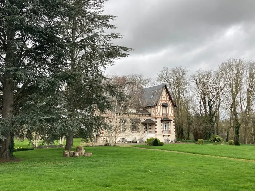 Large Villa with Pool - Image 1