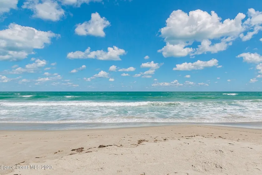 Beachfront KING CONDO - Affordable*Clean*Comfort! - Image 1