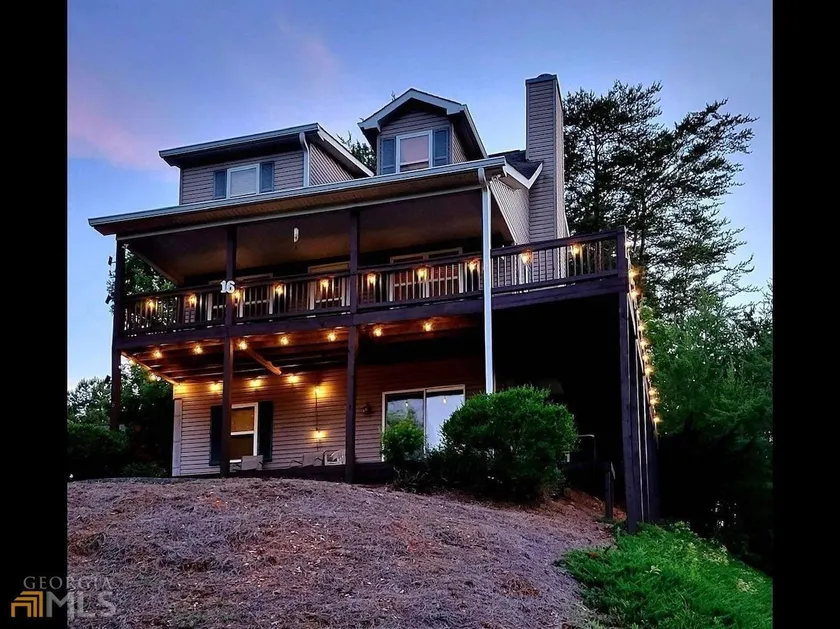 Lederhosen Lodge - Image 1