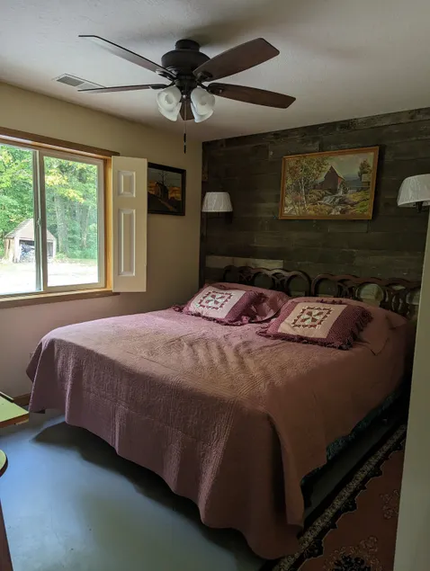 Morton Barn with Trails & Pond, 3 Bedrooms - Image 1