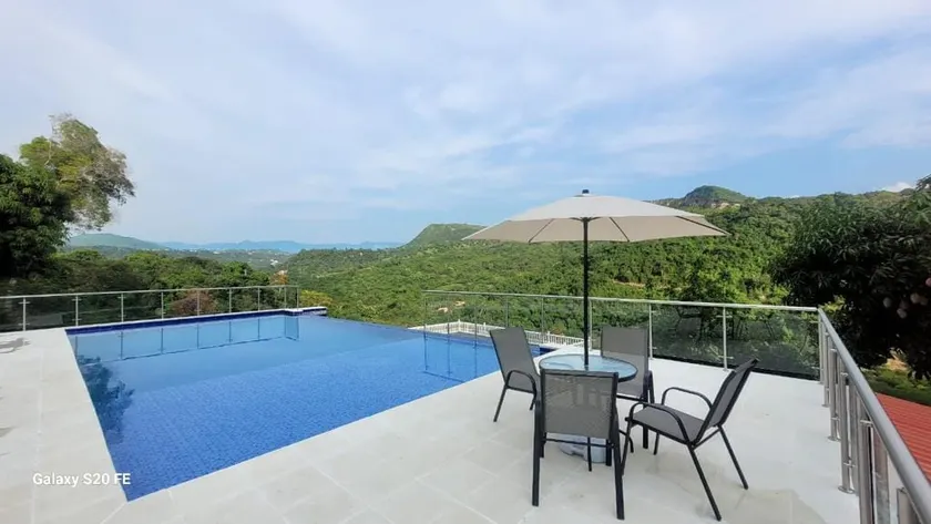A vacation home in Anapoima - Image 1