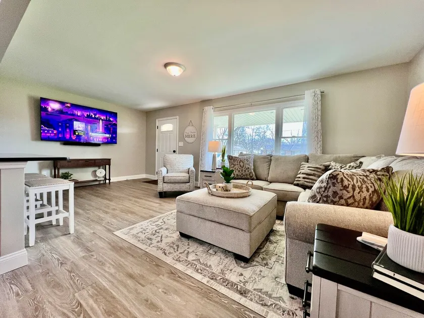 New remodel exquisite master suite Trenton, Ohio - Image 1