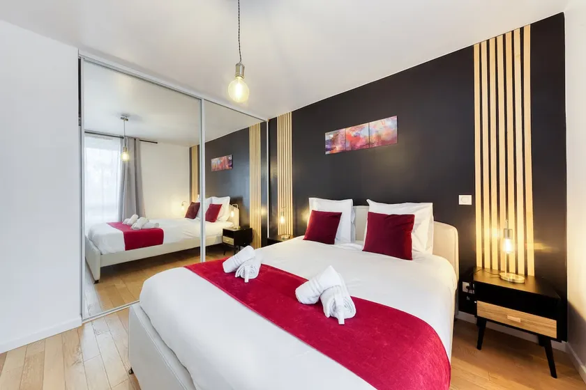 41m² elegant I Bed 160 I Private Parking I Balcony - Image 1