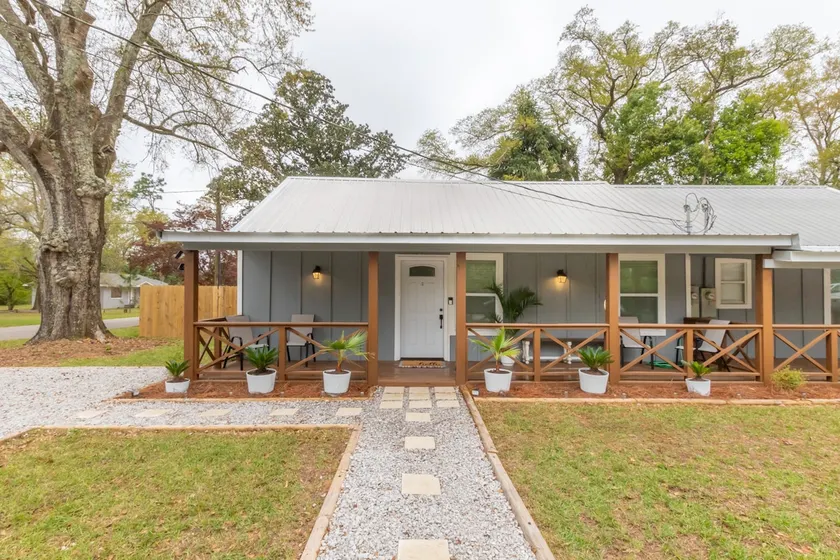 Cozy Duplex Retreat | Beaches, Hospital, Sportplex - Image 1