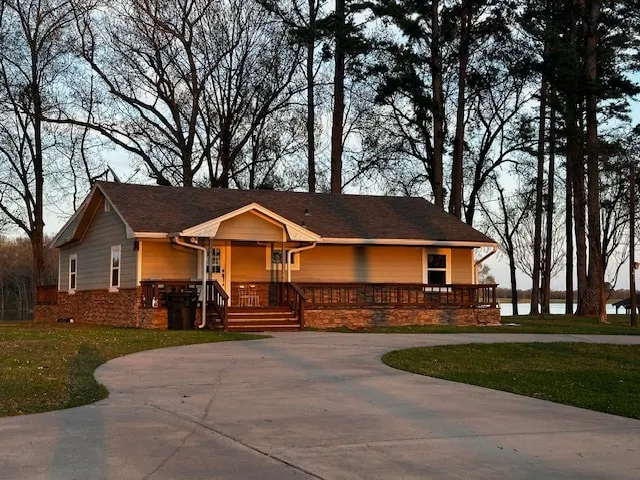 Lake House on Bob Sandlin - Image 1