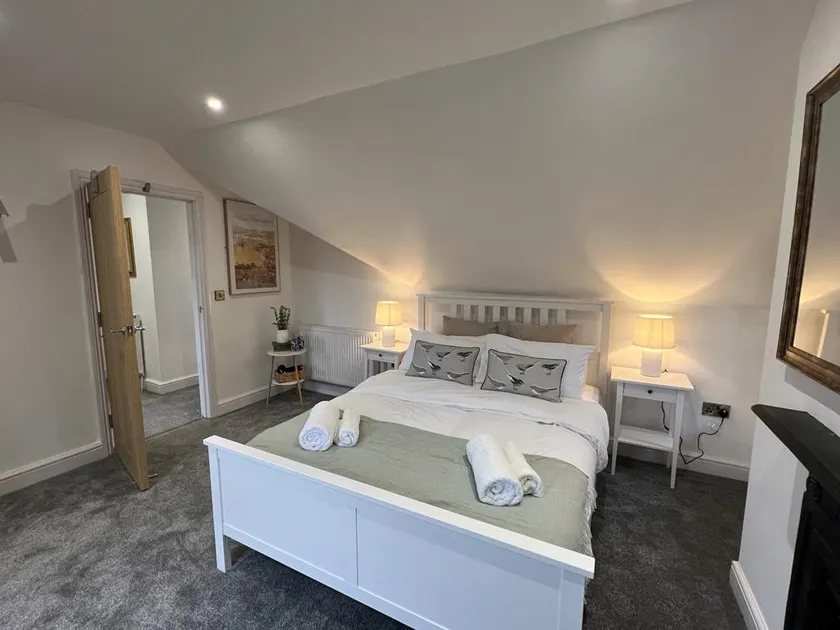 Stylish Loft Apartment | Central Melton | Parking - Image 1