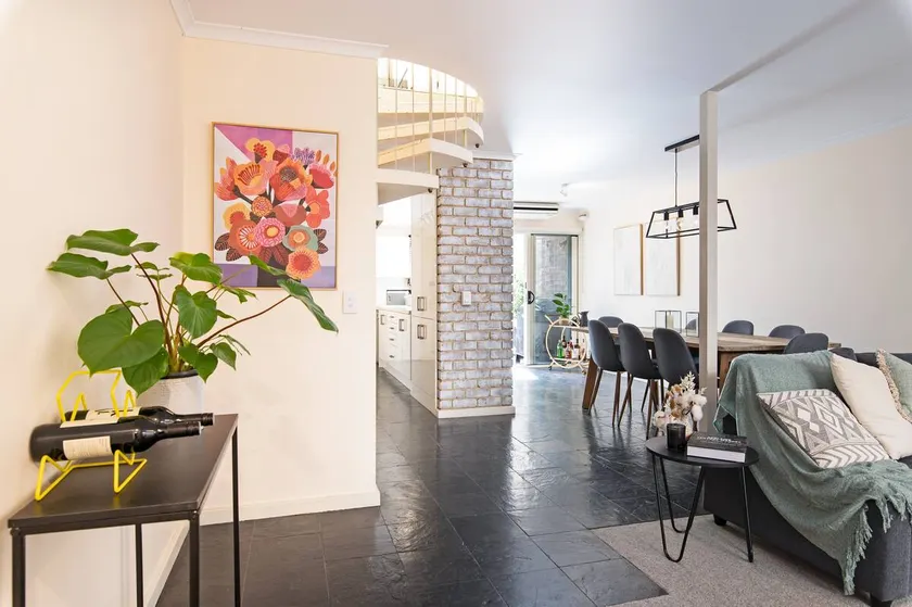 Character and Charm 3BR home with free wine - Image 1