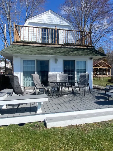Lake House - Image 1