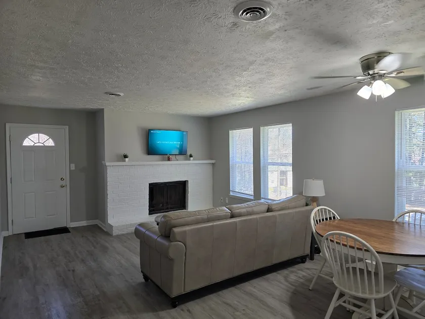 Howell Way, cozy stay! 115Unit 4 - Image 1