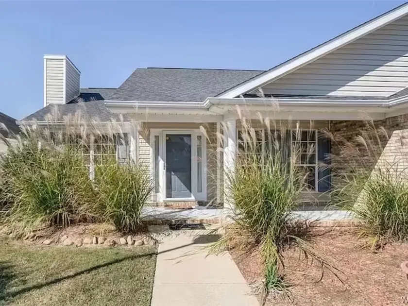 “Sweet Home Stays”-Home Close to UofA - Image 1