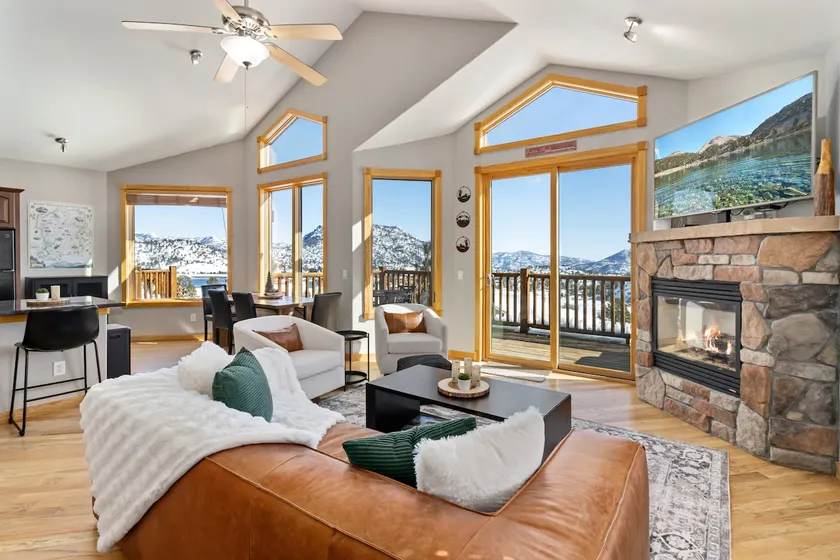 Lux 2 Master Suites, Lake Views, 10 mins to RMNP - Image 1