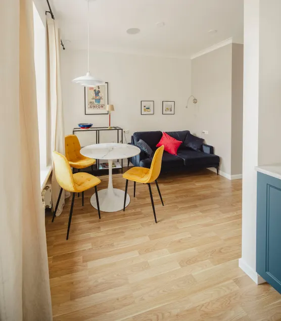 Designer apartment, free parking - Image 1