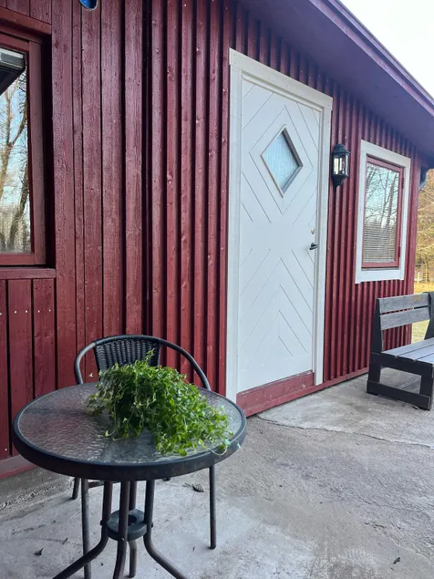 Apartment with 2 rooms in a rural setting. 4 beds. - Image 1