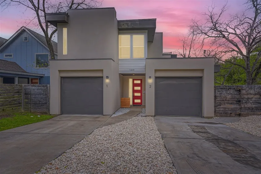 Off the hook in Austin with Chic 2BR Retreat plus Firepit - Image 1