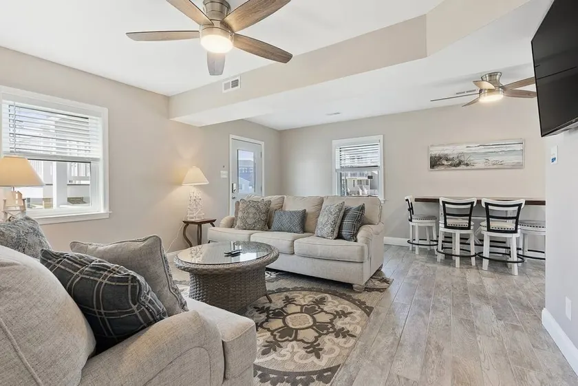 Spectacular 3 BR Condo | 1 Block to the Beach! - Image 1