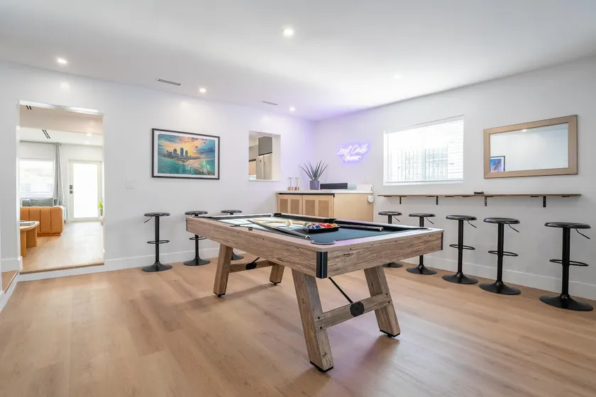5BR HotTub|PoolTable|Golf 7 min drive to Wynwood - Image 1