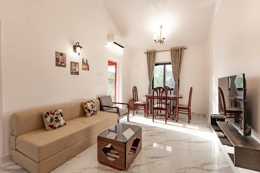 Modern 1BHK Condo With Pool 3min Walk To Beach - Image 1