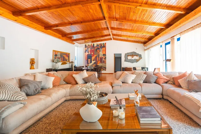 WHome Family Paradise, Exquisite Retreat for Holidays - Image 1