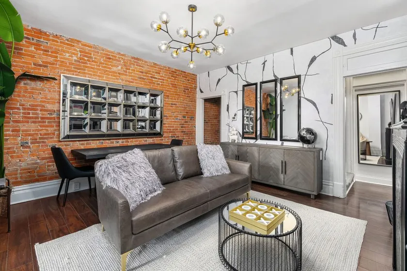 Convention Center Townhouse - Image 1