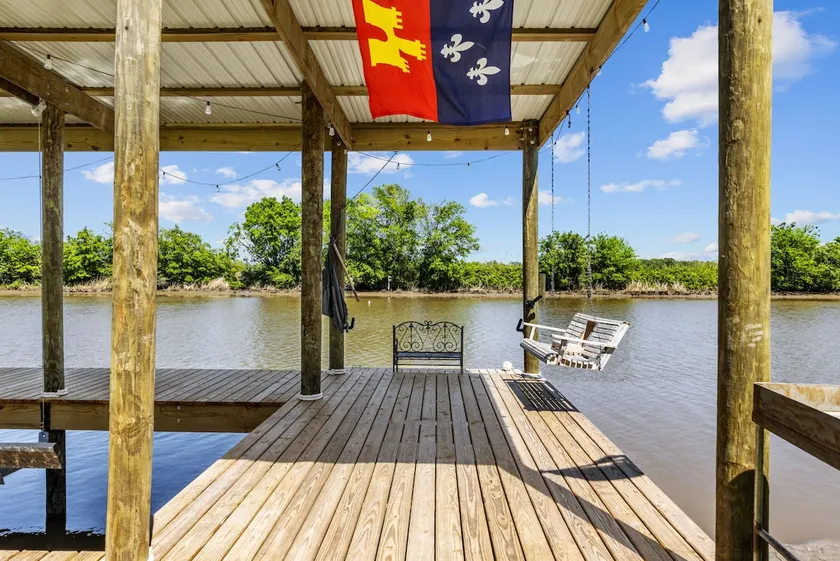 Down Da Bayou Lodge! Near Tabasco & Rip Van Winkle - Image 1