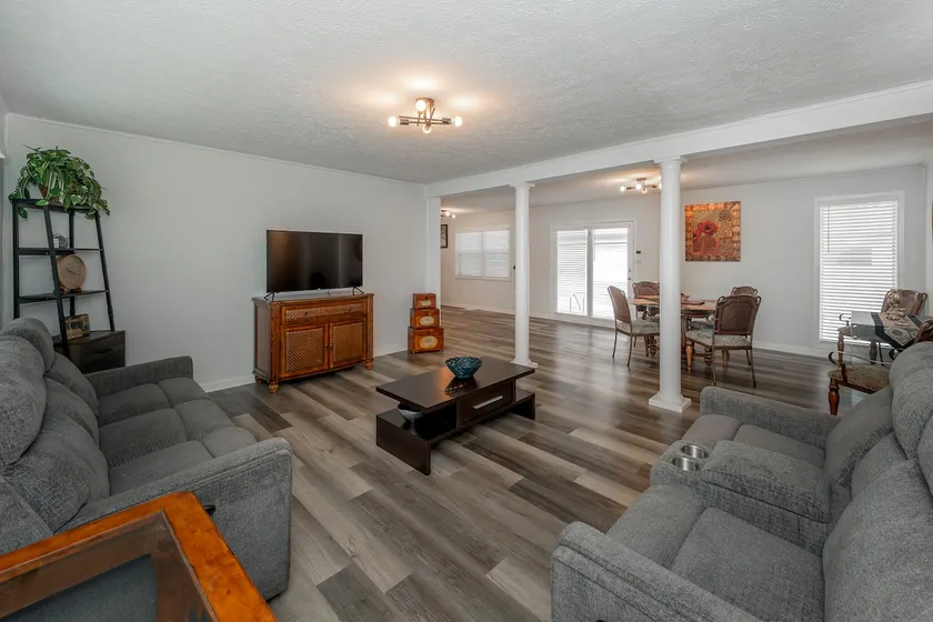 Near Windrock 4BR Hub with Long Term Rental - Image 1