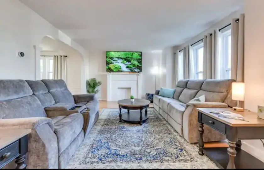 Cozy upper apartment in North Buffalo - Image 1