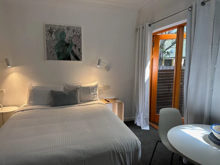 Cozy Queen Studio at MAC St Kilda Acland St - Image 1